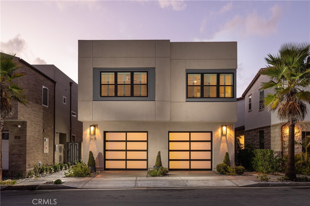 Property Photo:  205 Ocean Place  CA 90740 