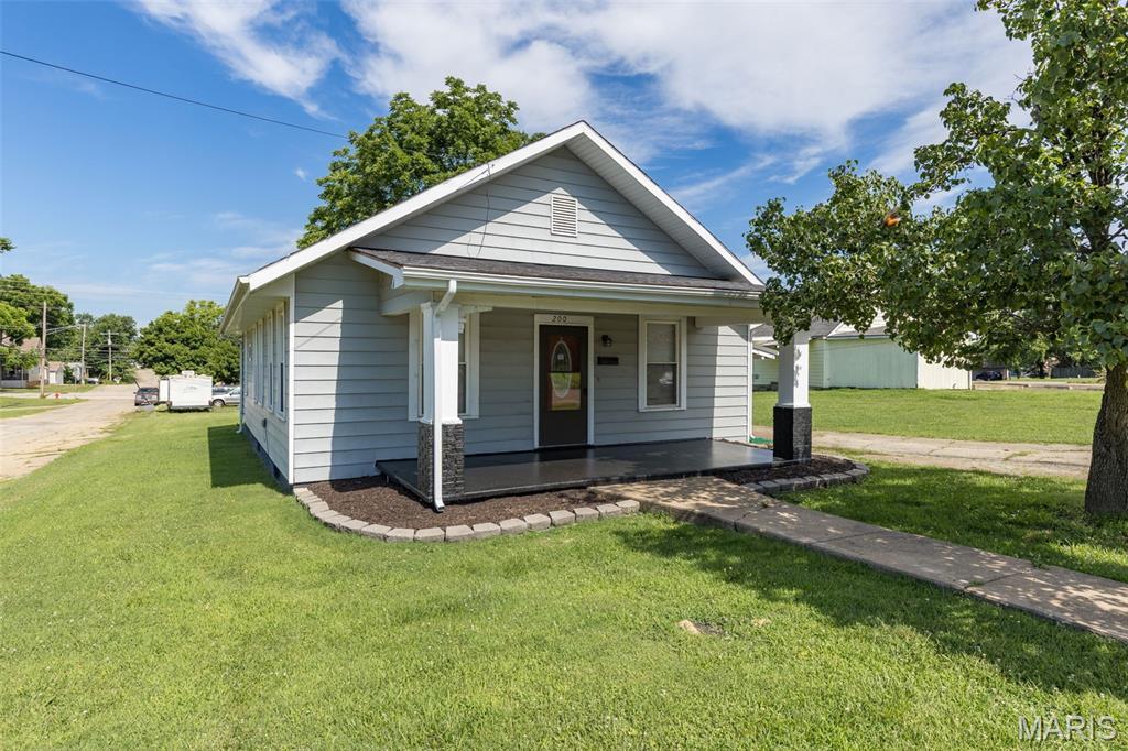 Property Photo: 200 8th Street MO 63601
