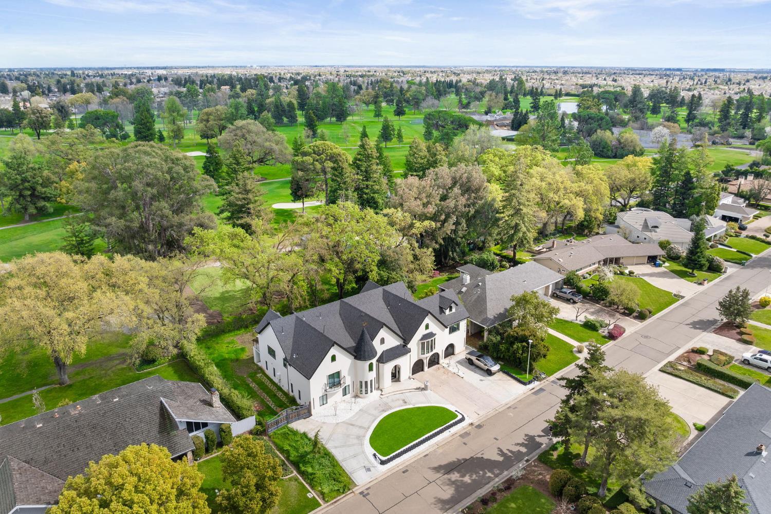 Property Photo: 9425 S Wales Way CA 95758
