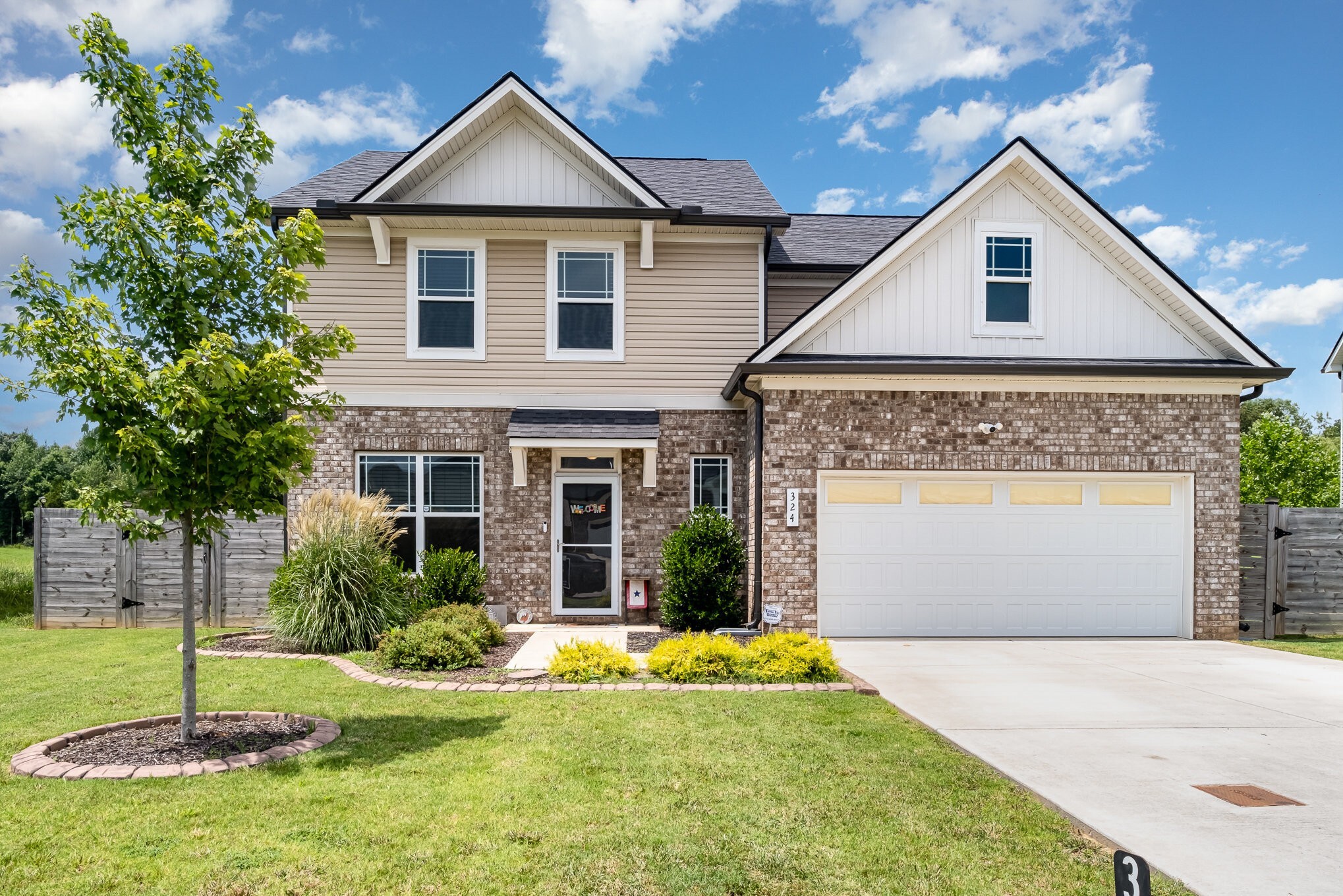 Property Photo:  324 Wyburn Pl NE  TN 37029 