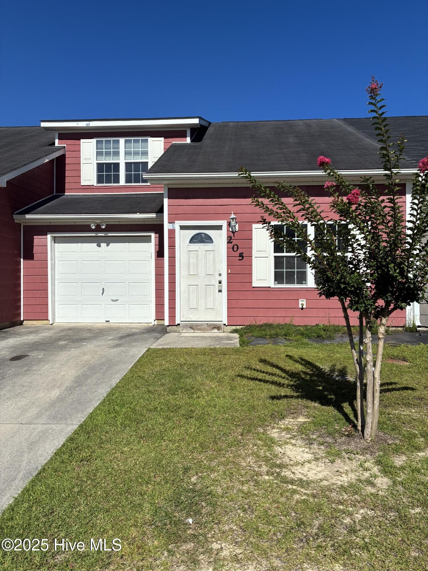 Property Photo:  205 Jessie Circle  NC 28539 