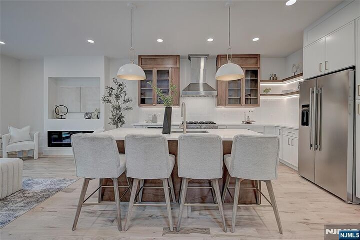 Property Photo:  86 Watchung Avenue 1  NJ 07043 