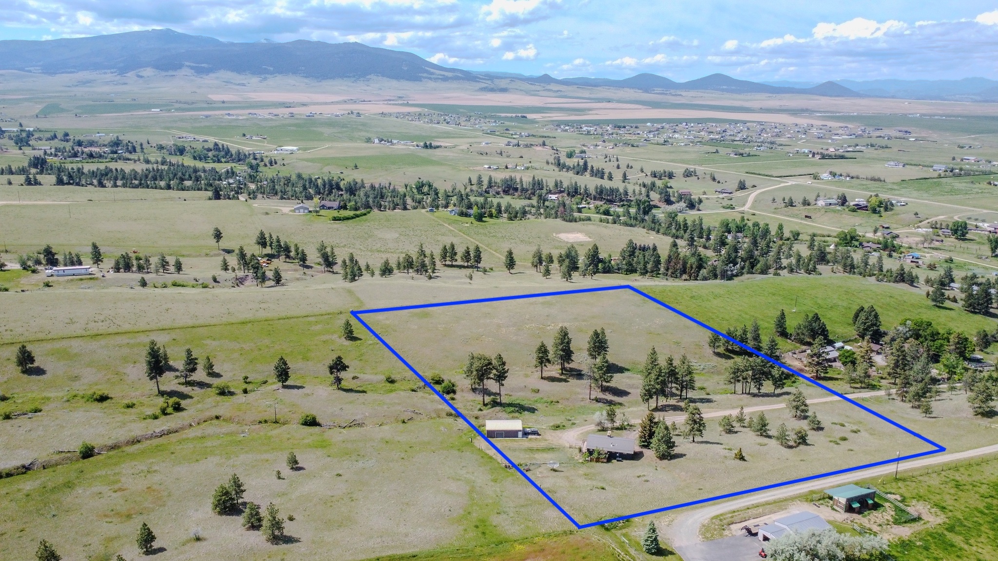 Property Photo: 5949 Heartache Road MT 59635
