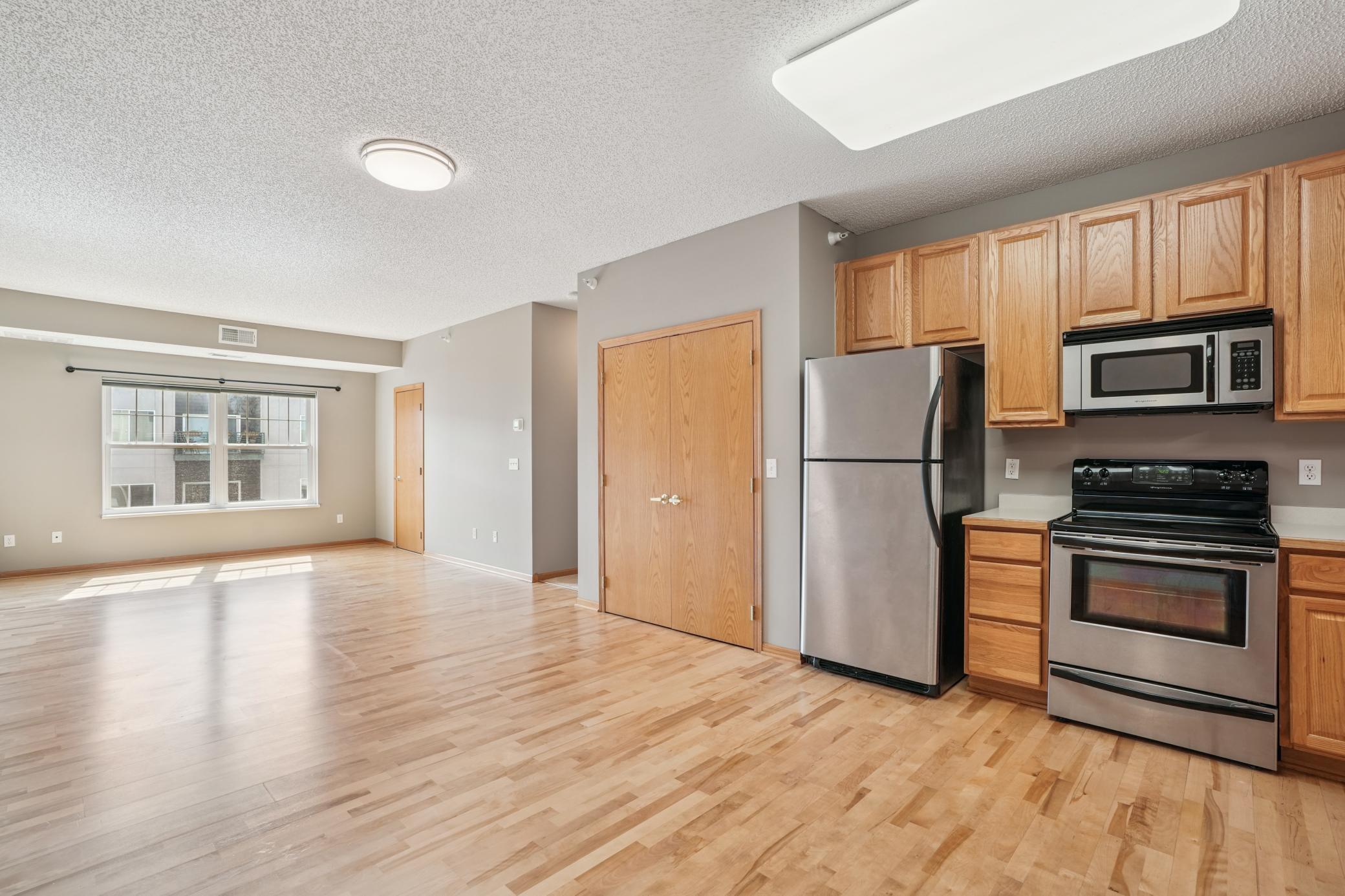 Property Photo: 4824 E 53rd Street 422 MN 55417