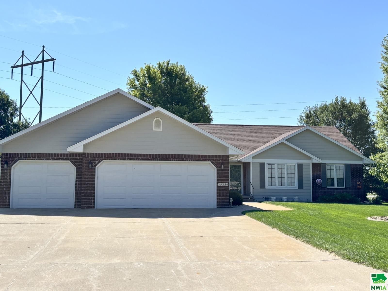 Property Photo:  25228 Corwin Court  IA 51108 