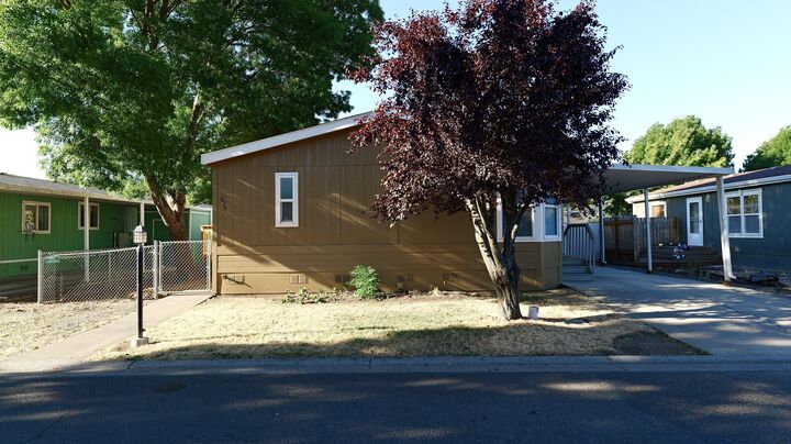 676 Brandi Way  Eagle Point OR 97524 photo