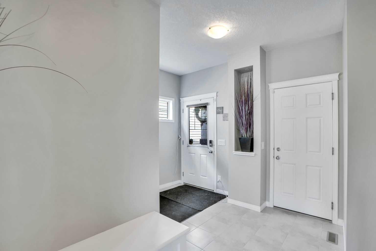 Property Photo: 19 Hillcrest Link SW AB T4B 4B1