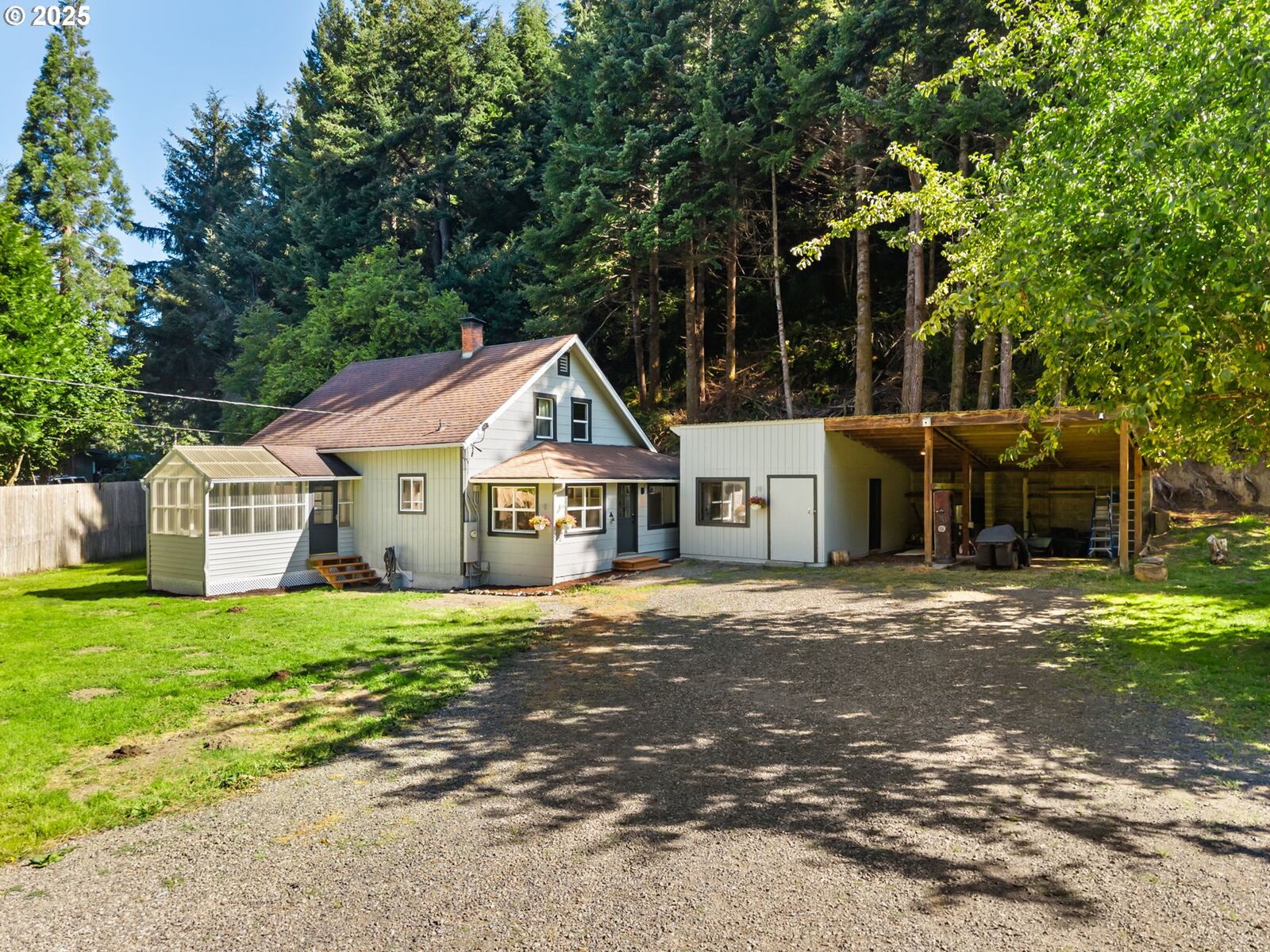 Property Photo:  77561 Highway 101  OR 97441 