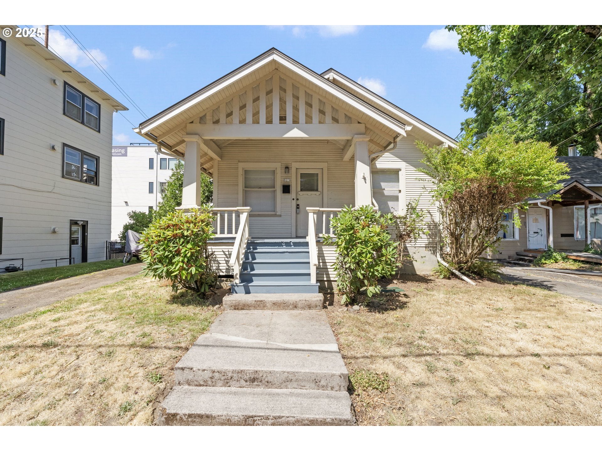 823 SE 45th Ave  Portland OR 97215 photo