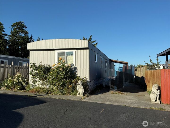 Property Photo:  700 NW Crosby Avenue 146  WA 98277 
