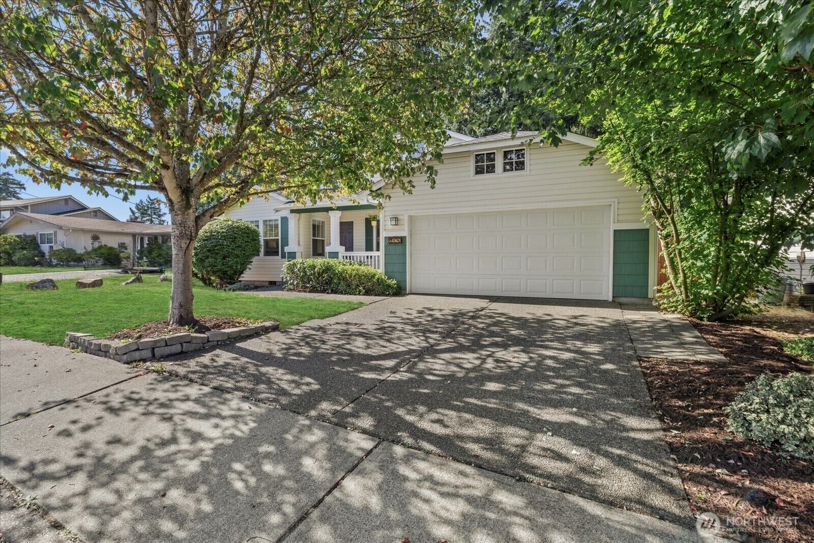 Property Photo: 2420 Forest Ridge Drive SE WA 98002