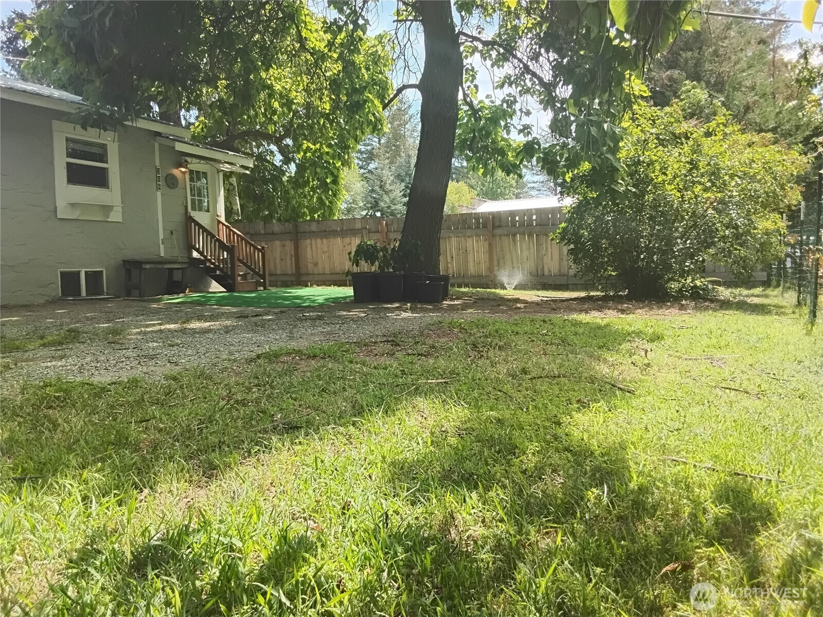 Property Photo: 306 Henderson Way E WA 98855