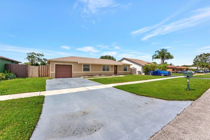 Property Photo: 9324 Gettysburg Road FL 33434