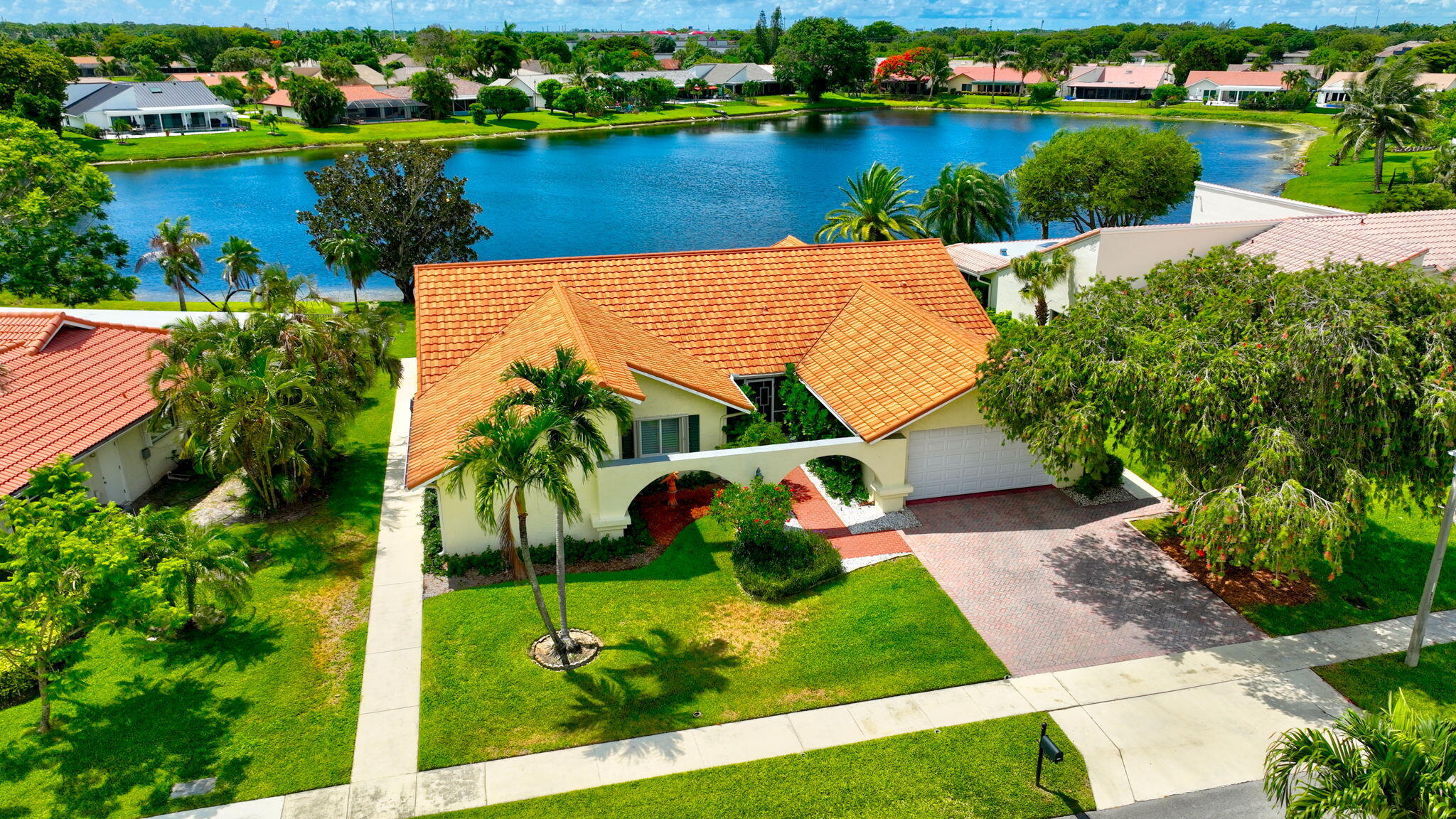 Property Photo: 2542 SW 23rd Cranbrook Place FL 33436