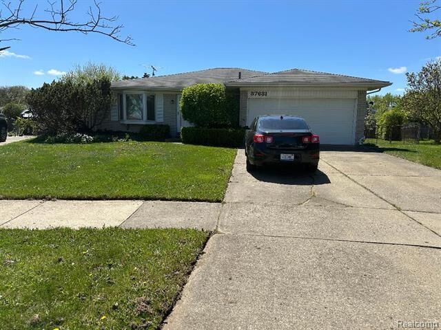 Property Photo:  37631 Douglas Court  MI 48310 