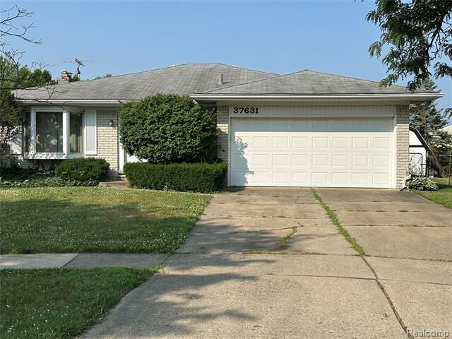 Property Photo: 37631 Douglas Court MI 48310