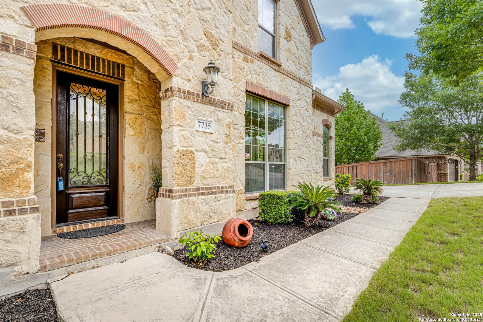 Property Photo: 7735 Stonewall Hill TX 78256
