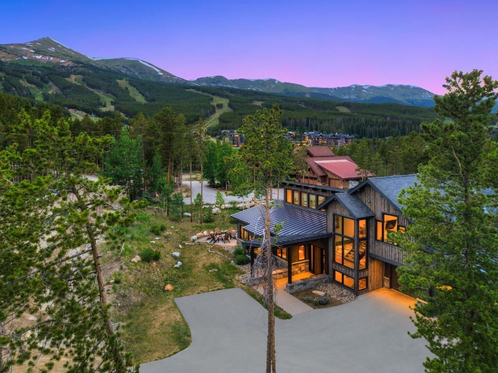 Property Photo:  141 Sawmill Run Drive  CO 80424 