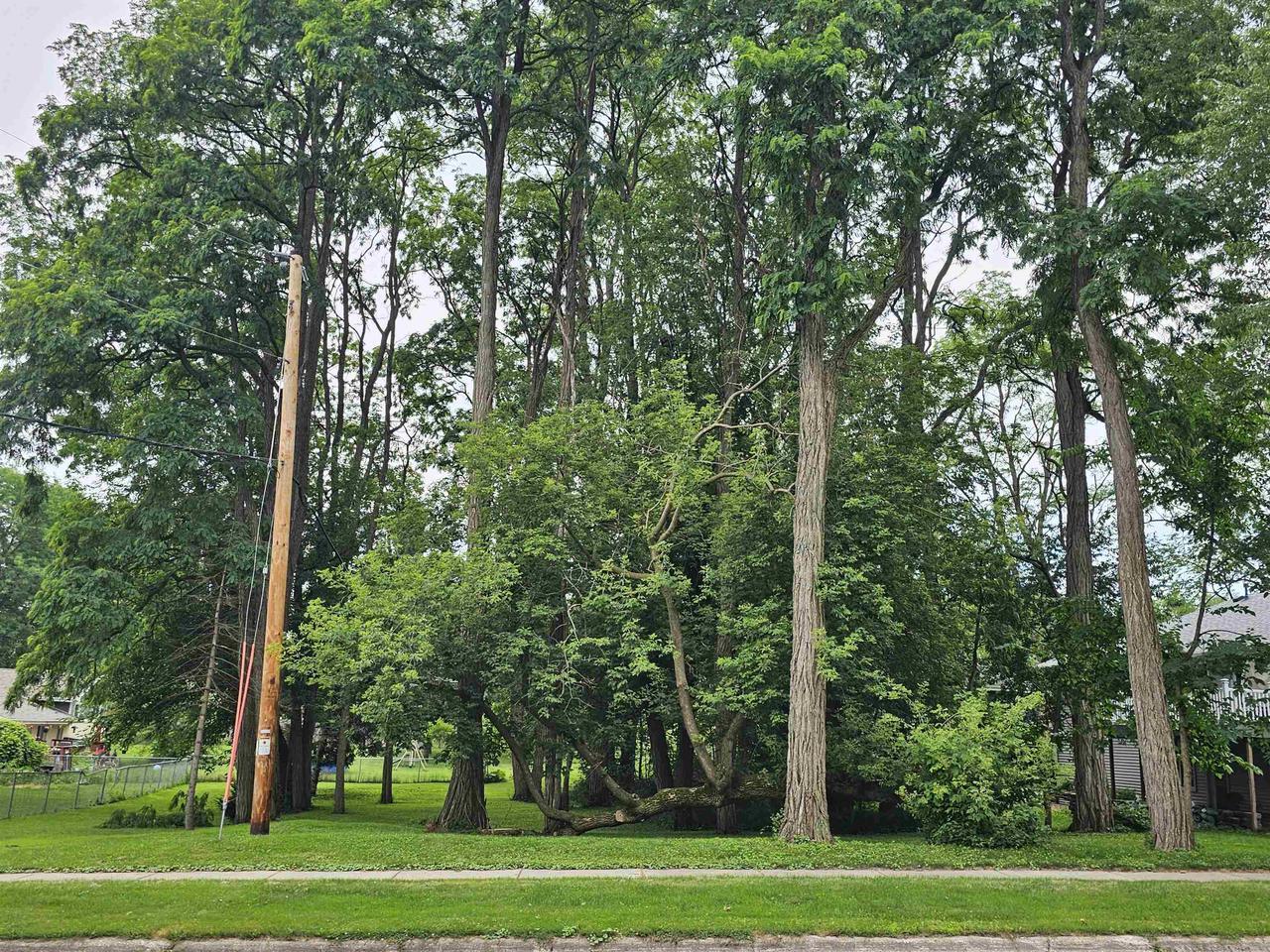 Property Photo: 2411 West Memorial Drive WI 53548