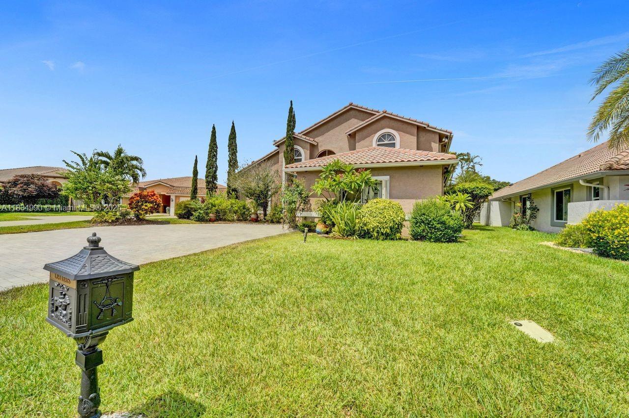Property Photo: 9940 SW 4th St FL 33324
