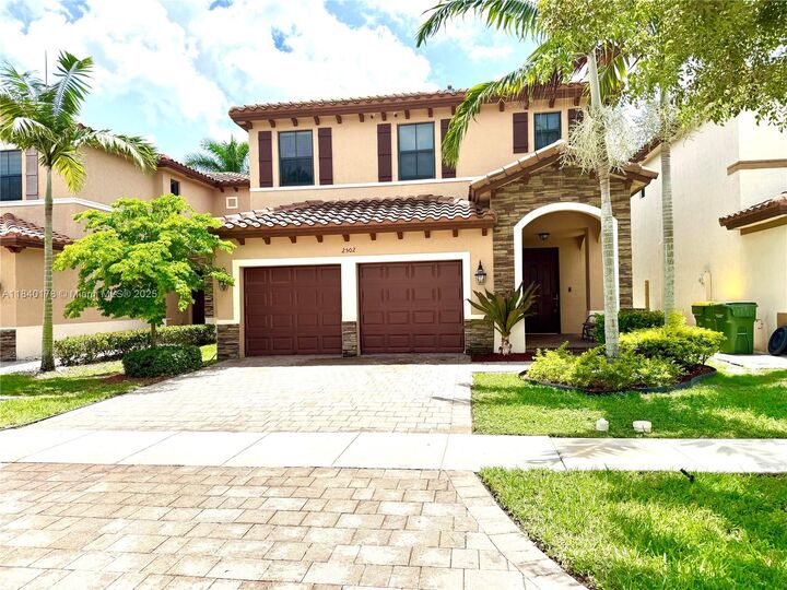 2502 NE 1st St  Homestead FL 33033 photo