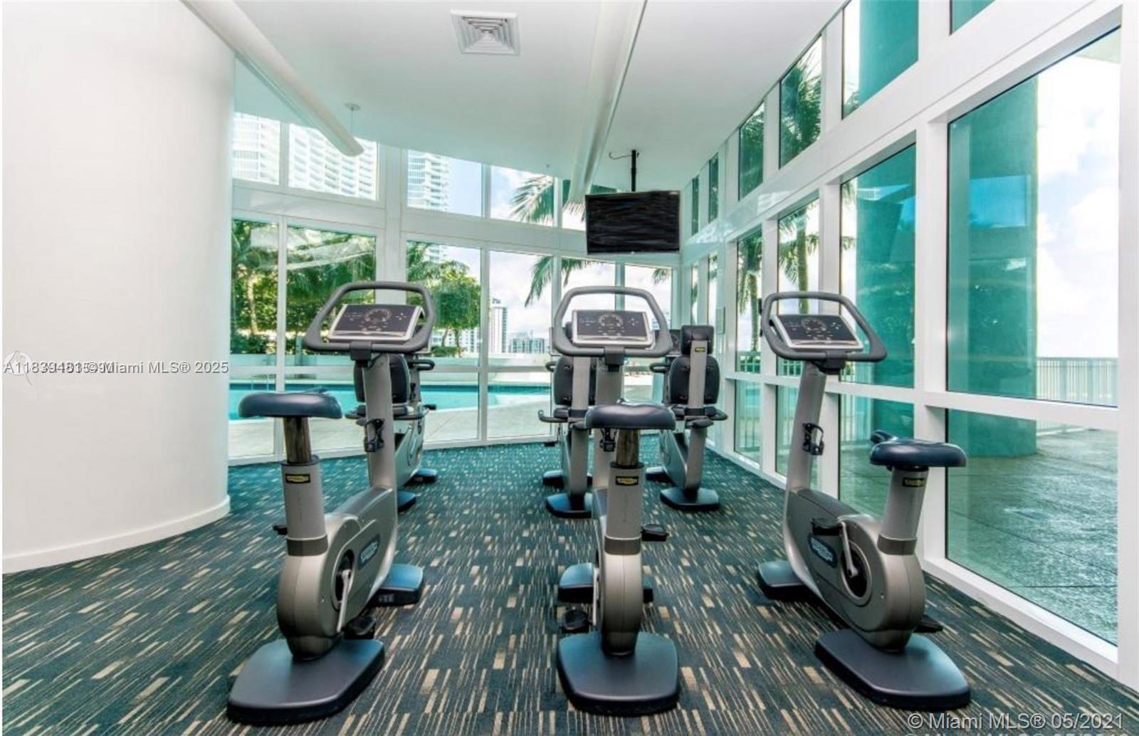 Property Photo: 1900 N Bayshore Dr 1803 FL 33132