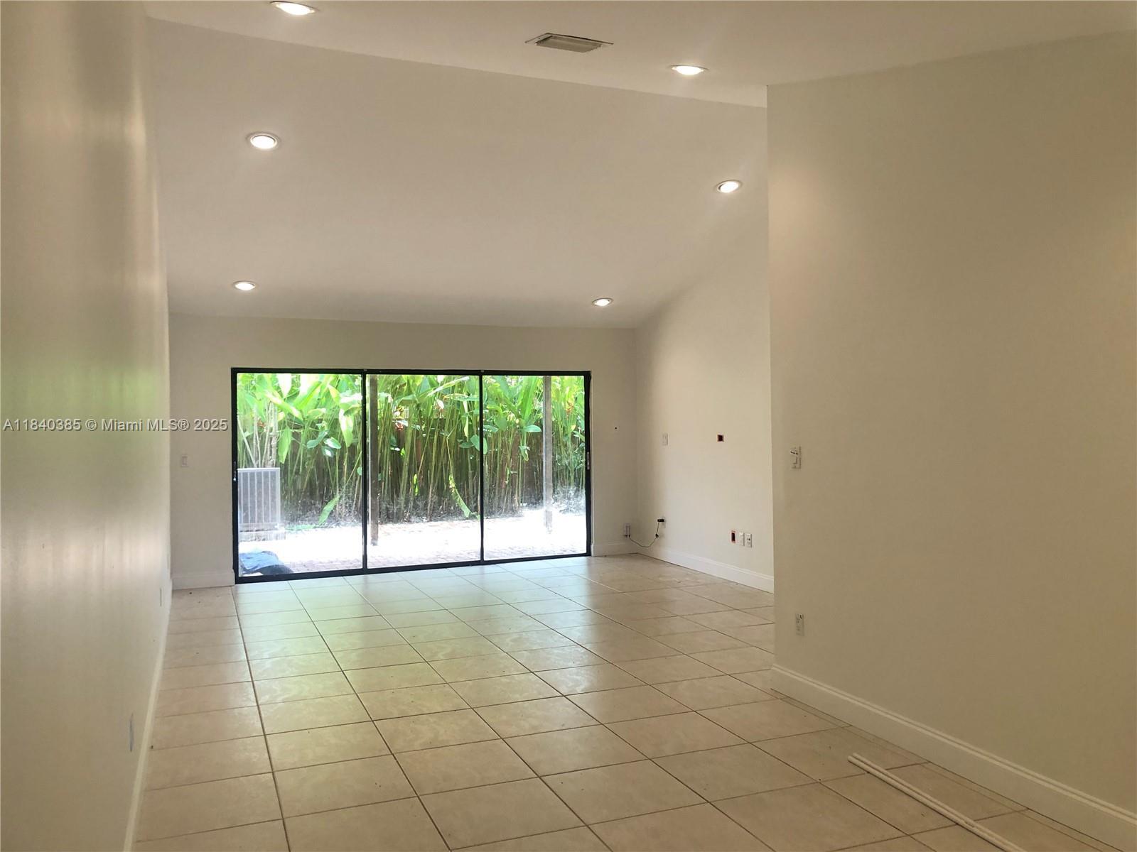 Property Photo: 8563 SW 114th Ct FL 33173