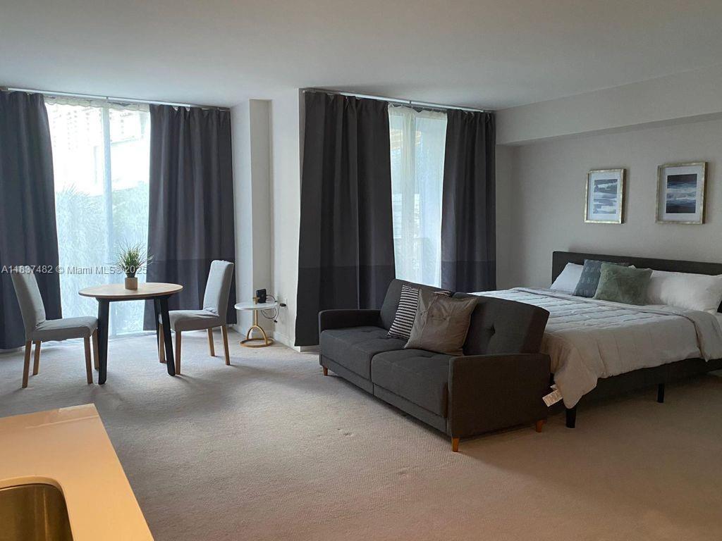 Property Photo: 31 SE 6th St 403 FL 33131