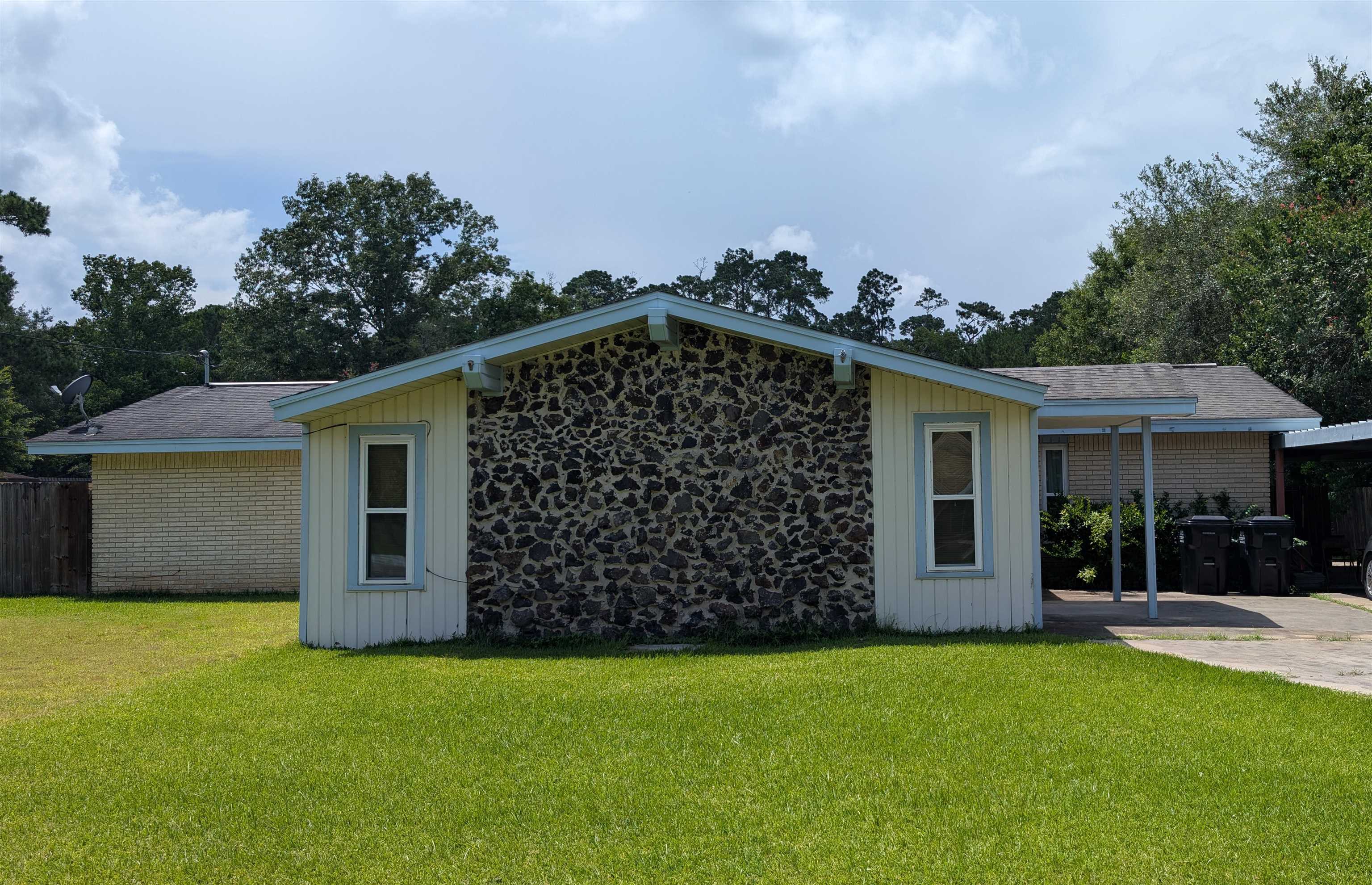 220 Nagel Street  Vidor TX 77662 photo