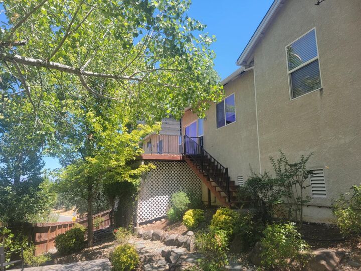 Property Photo:  1050 Hillsdale Court  CA 96003 