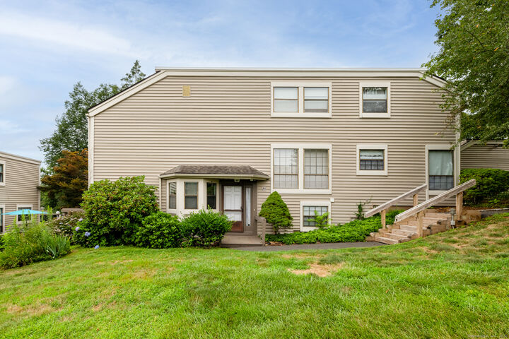 Property Photo: 26 Stevens Place 26 CT 06067