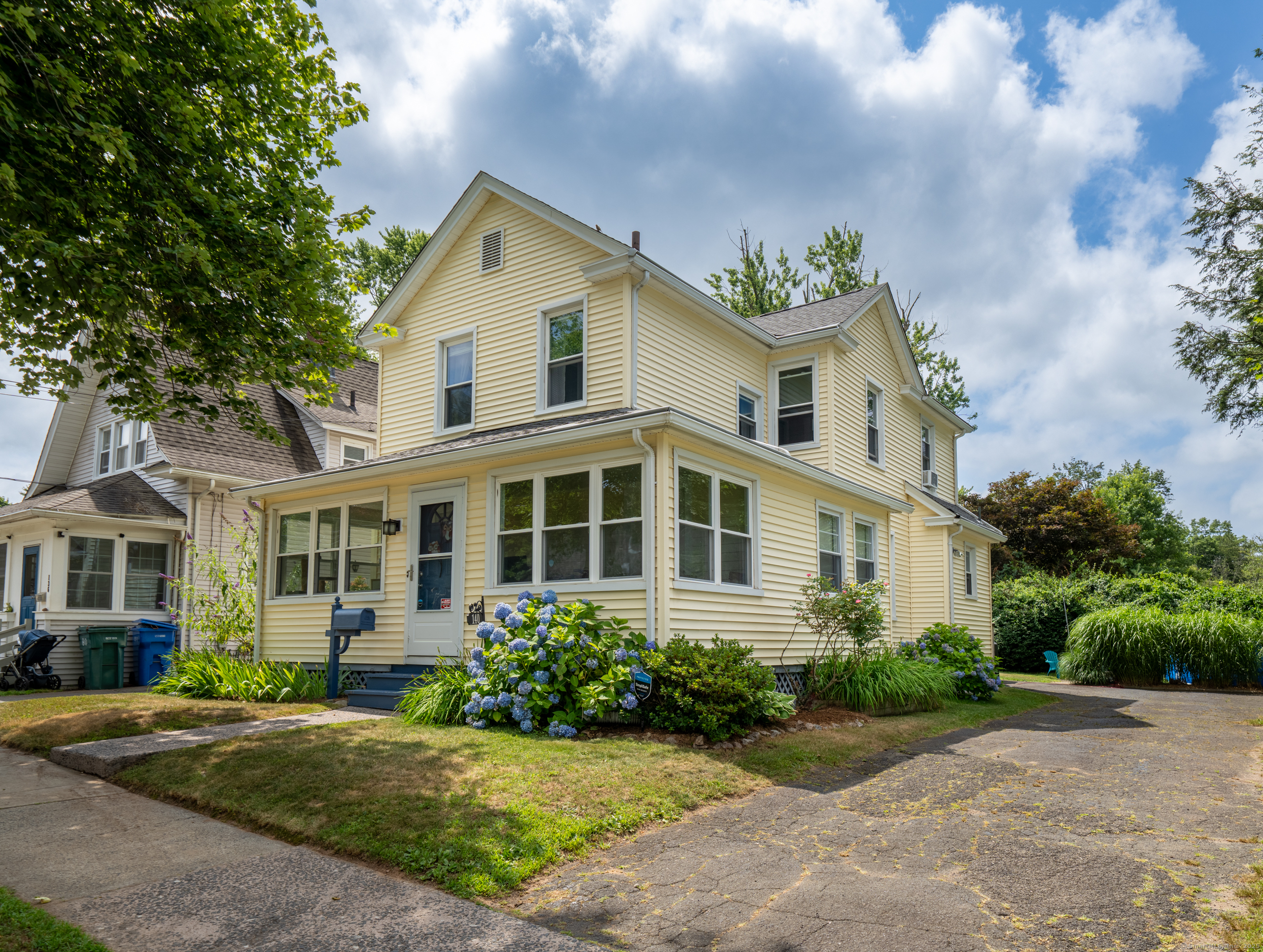 Property Photo:  140 Hawthorne Avenue  CT 06517 