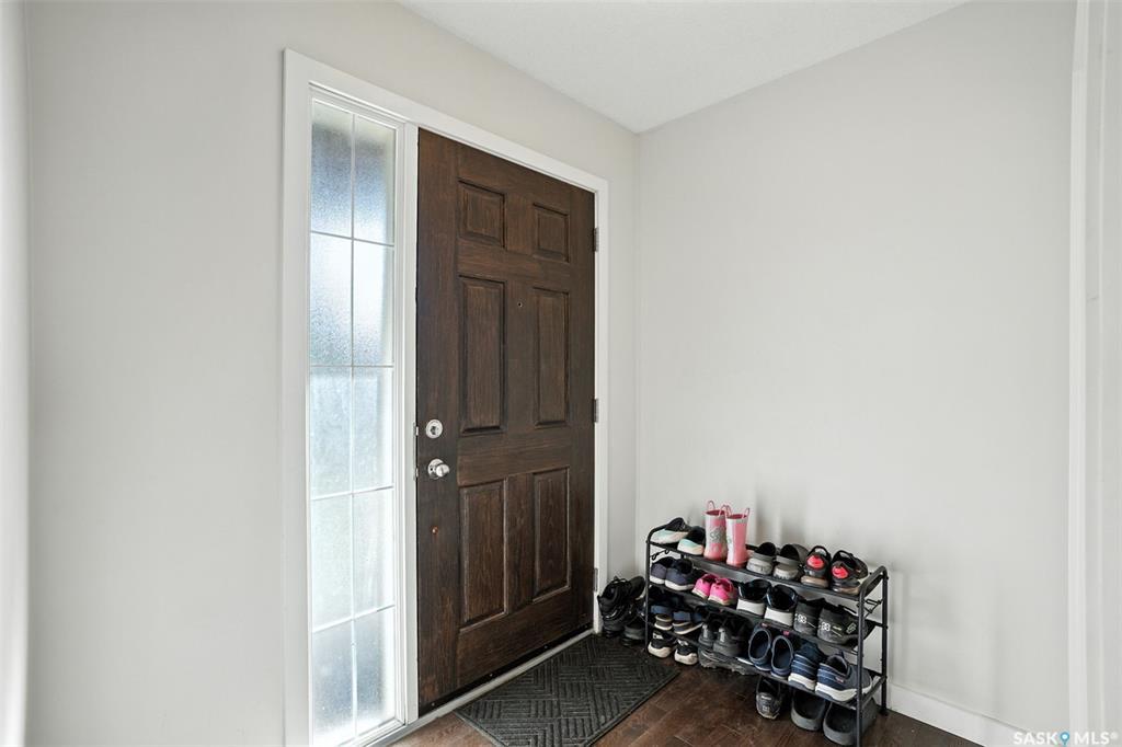 Property Photo: 410 Ledingham Way 304 SK S7V 0C4