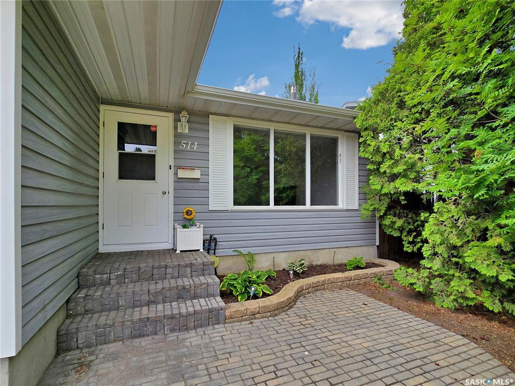 Property Photo: 514 Trent Crescent SK S7H 4T1