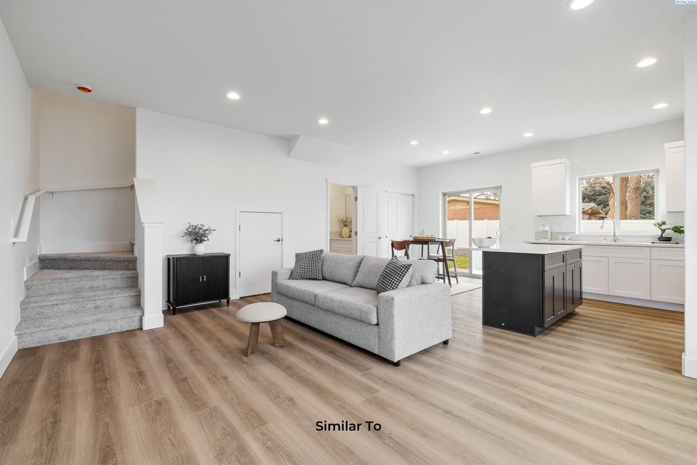 Property Photo:  7480 Grapevine Ct  WA 99353 
