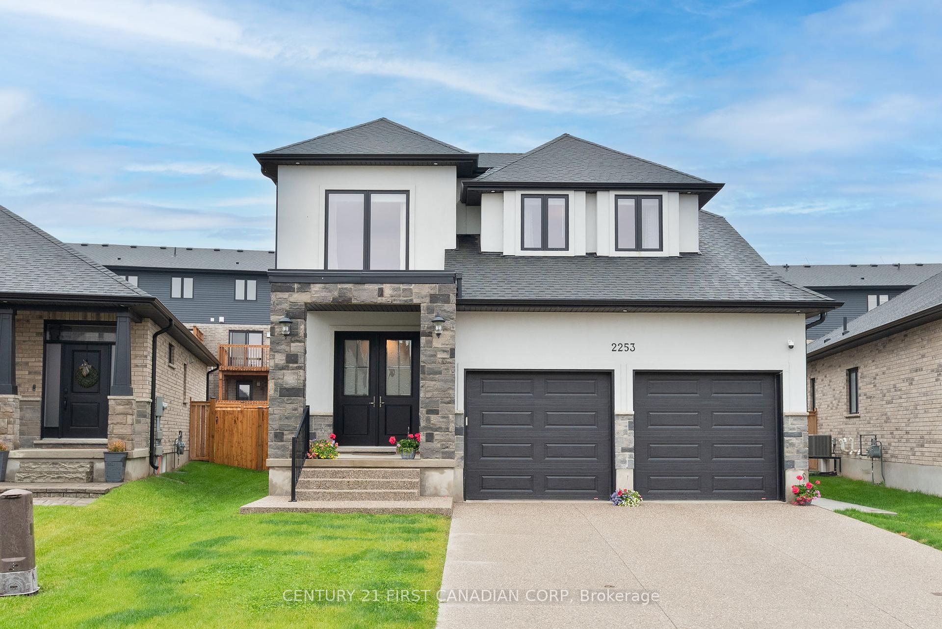 Photo de la propriété:  2253 Linkway Boulevard  ON N6K 4N9 