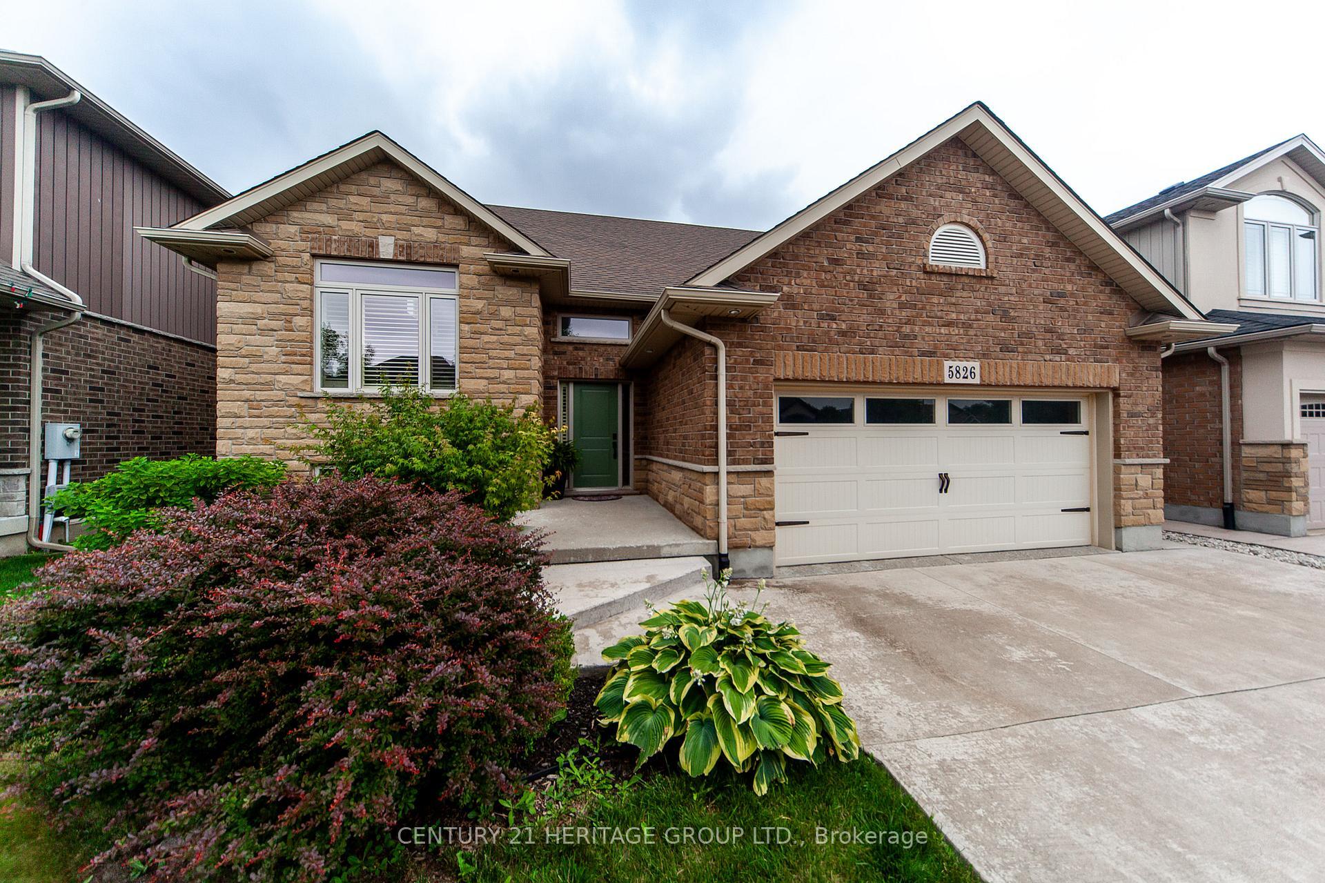 Property Photo:  5826 Fiddlehead Lane  ON L2H 0E9 