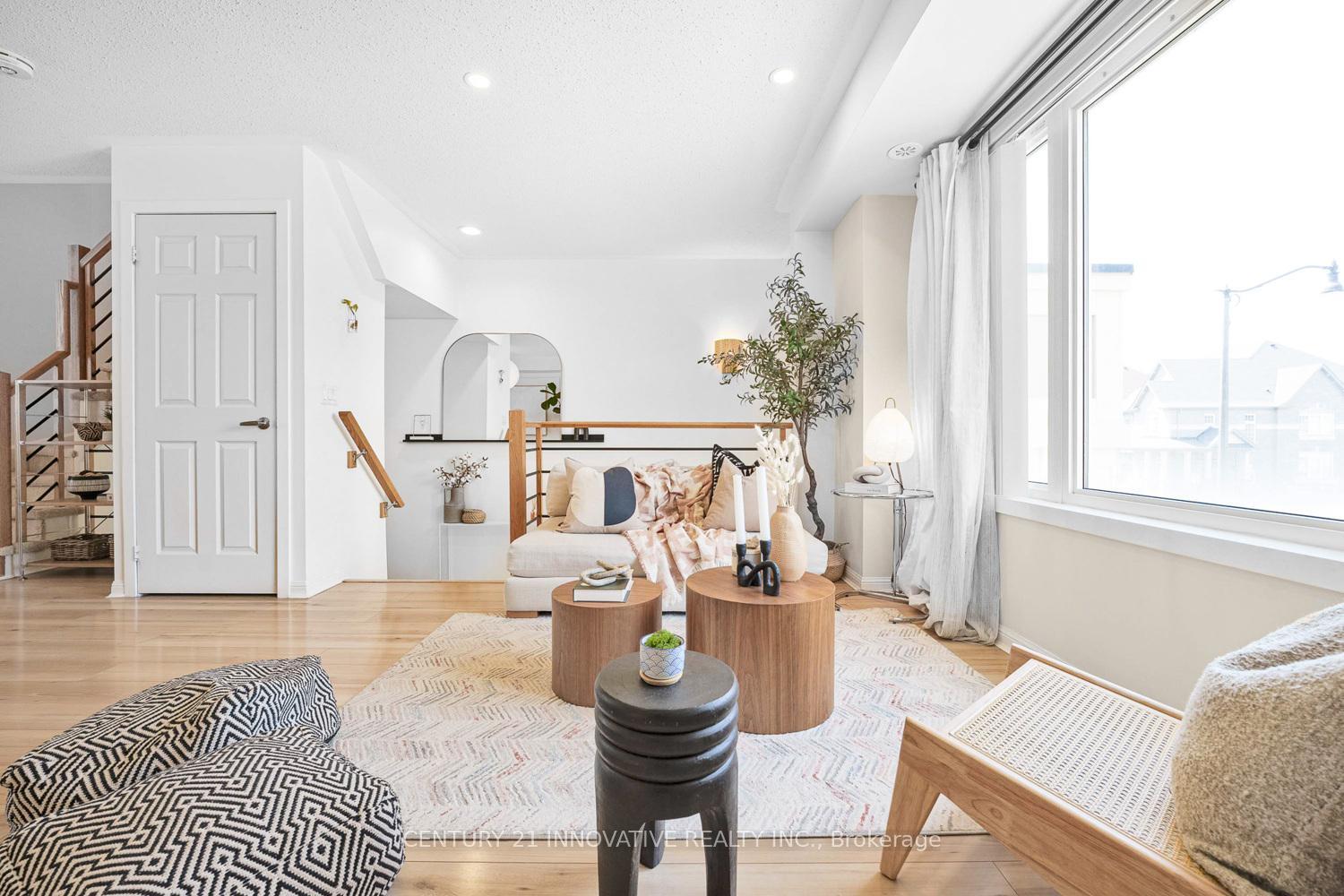 Property Photo: 1 Beckenrose Court 19 ON L6Y 6G2