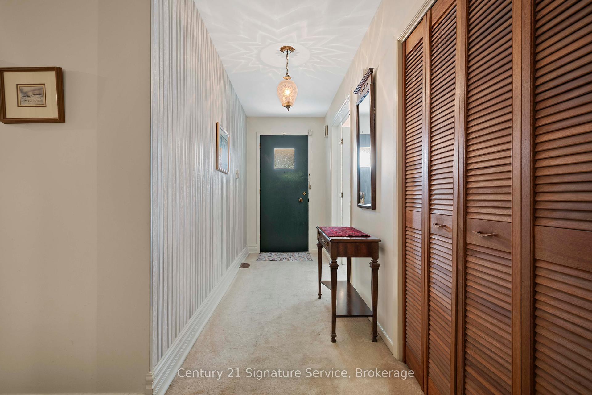 Property Photo: 1447 Venta Avenue ON L4X 1C9