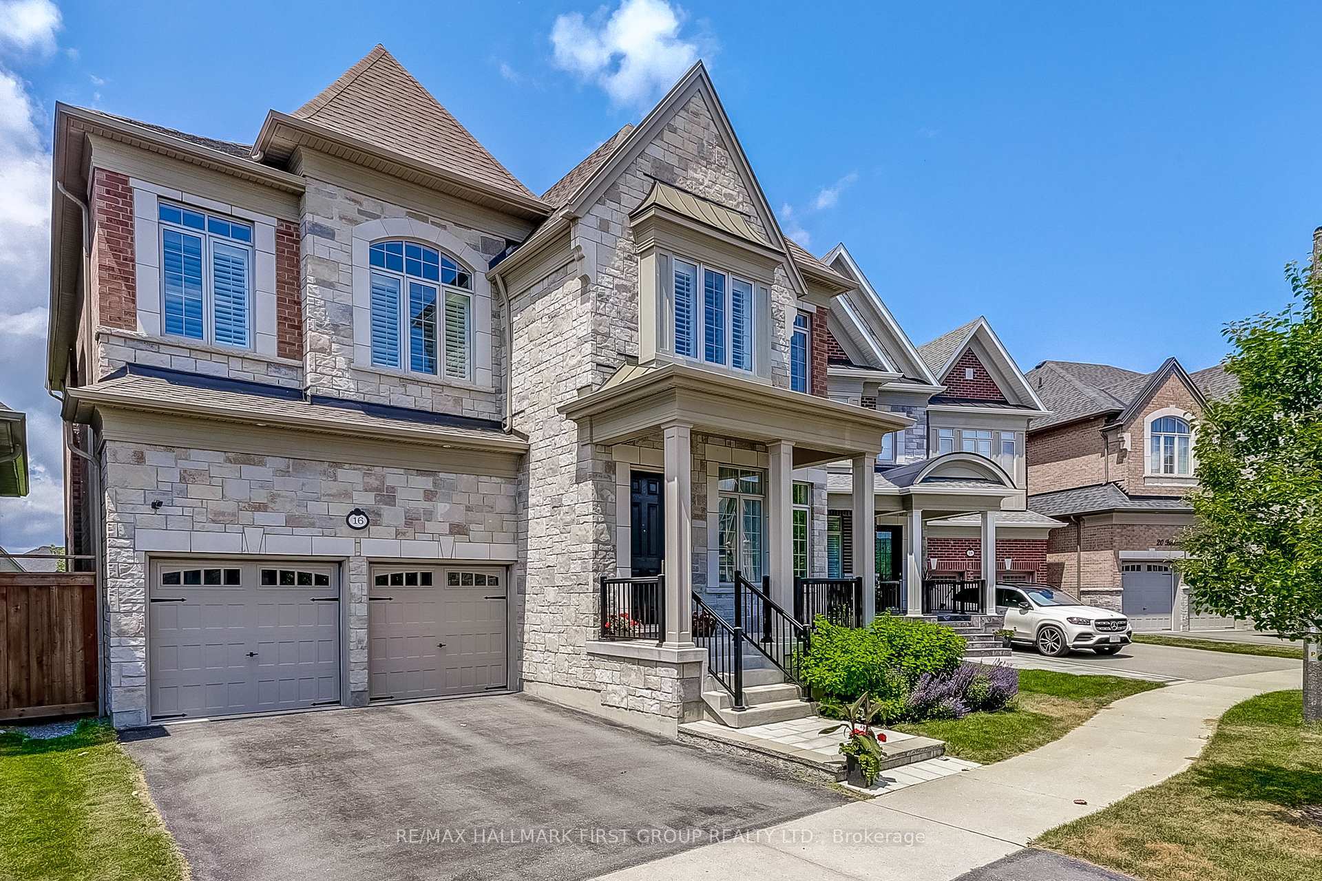 16 Beaverdams Drive  Whitby ON L1P 0C4 photo