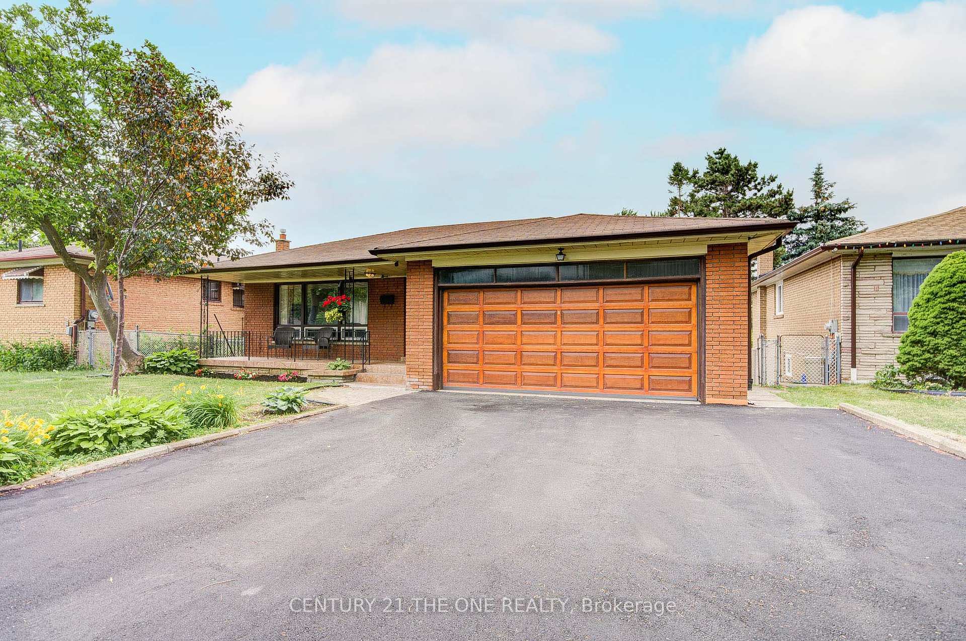 Property Photo: 103 Margaret Avenue ON M2J 4C4