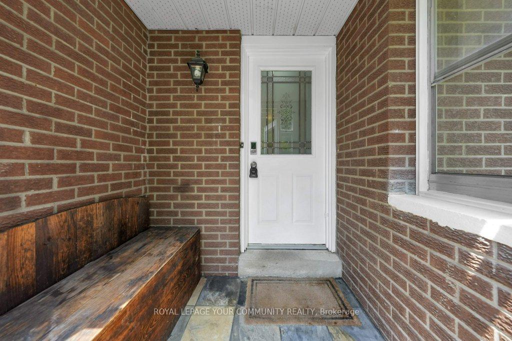 Property Photo:  36 Dawson Street  ON L1N 6C8 