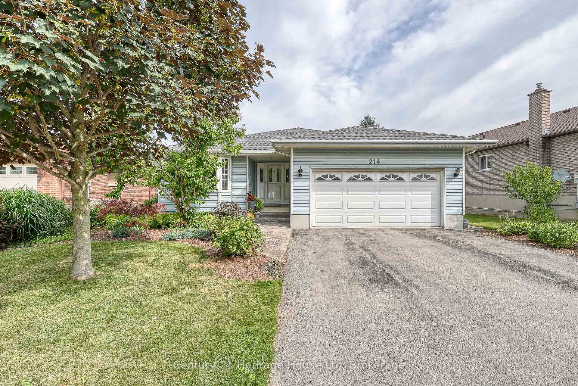 Property Photo:  214 John Street S  ON N5A 7T3 