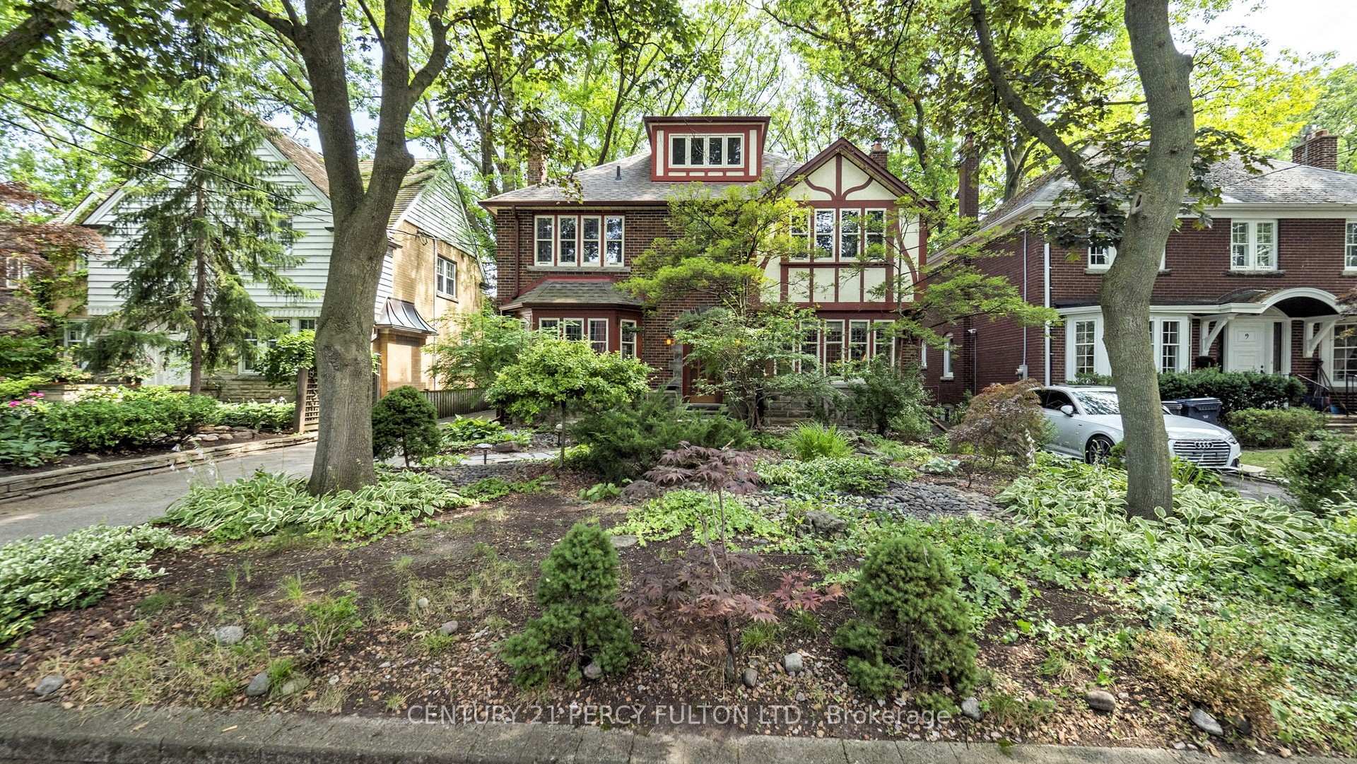 Property Photo: 7 Wilgar Road ON M8X 1J3