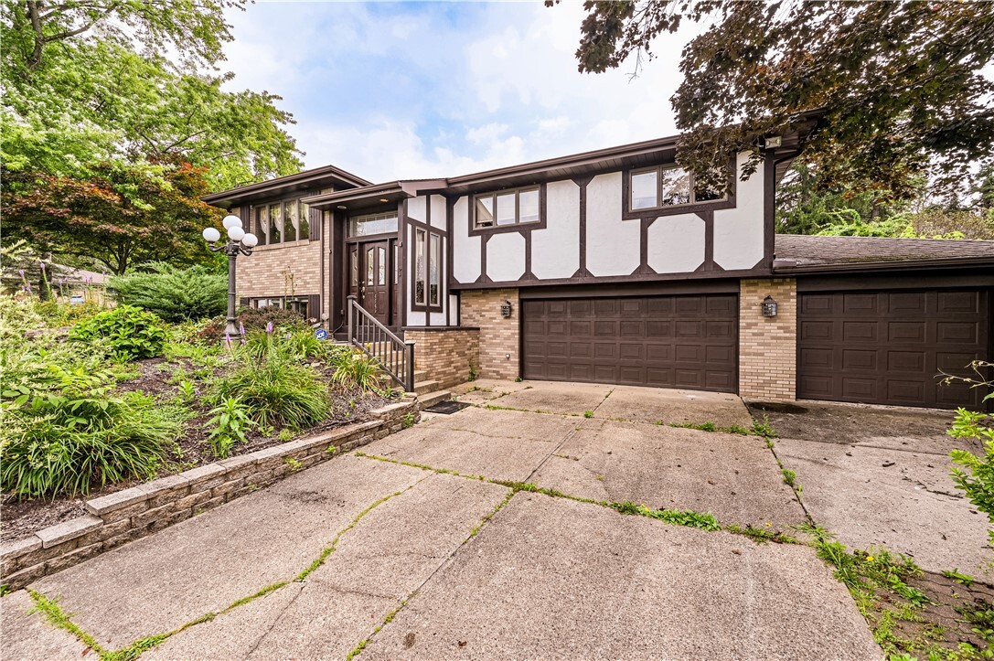 Property Photo: 4045 Blue Willow PA 15642