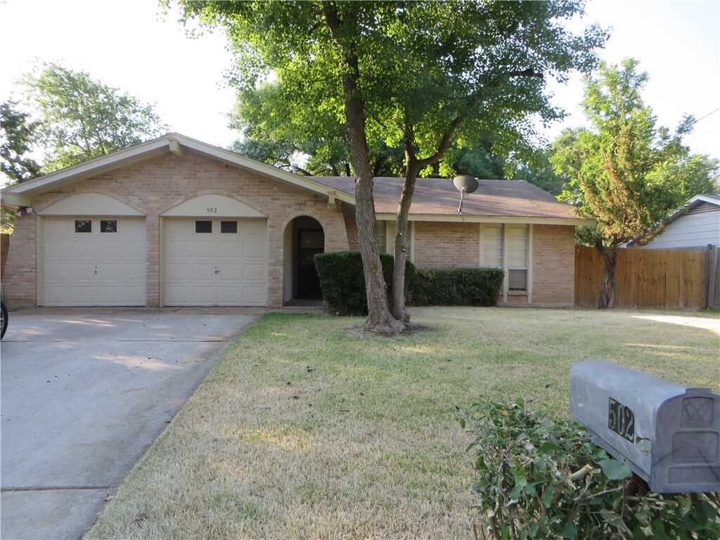 Property Photo: 502 Tanglewood Drive TX 78628