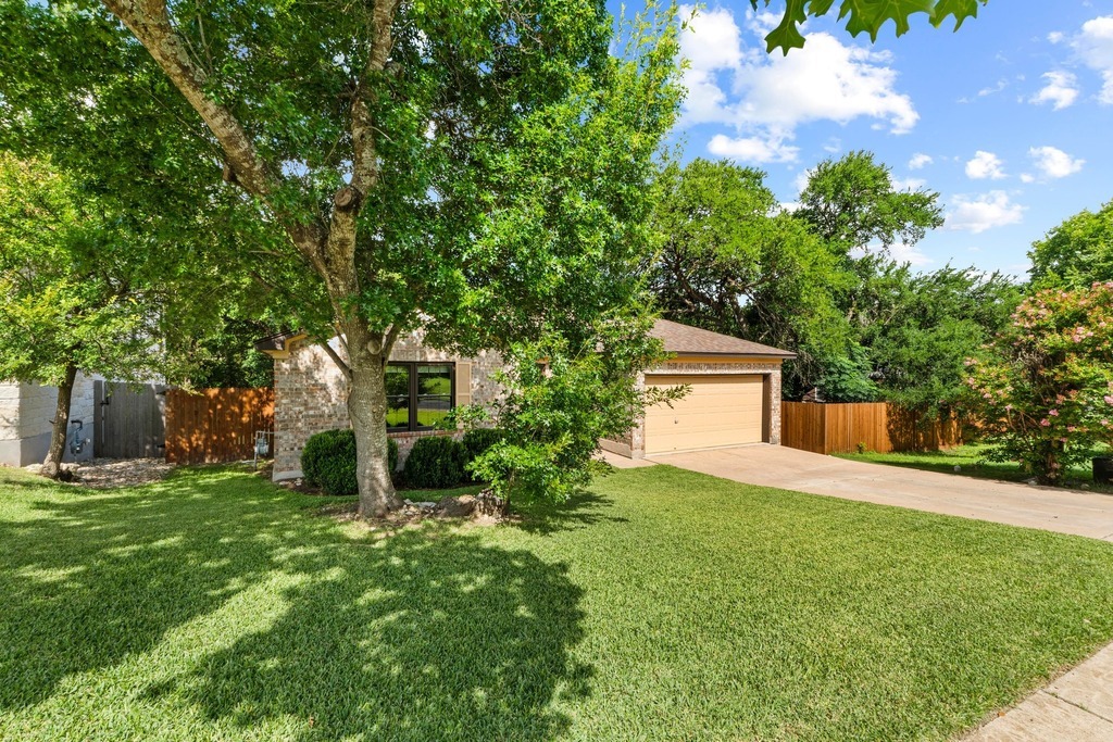 Property Photo:  15319 English River Loop  TX 78641 