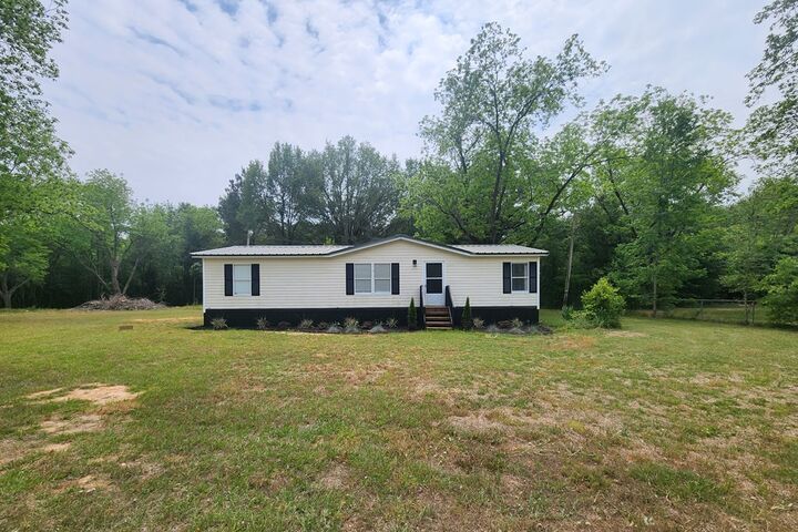 Property Photo:  2610 North Ave  GA 31707 