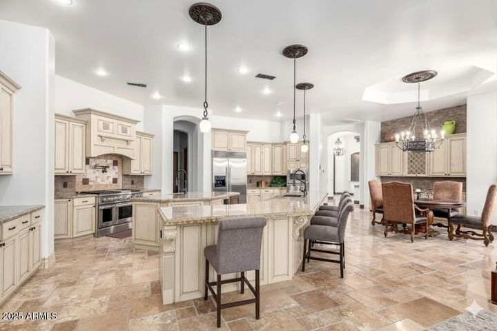 Property Photo: 3037 E Waterman Way AZ 85297