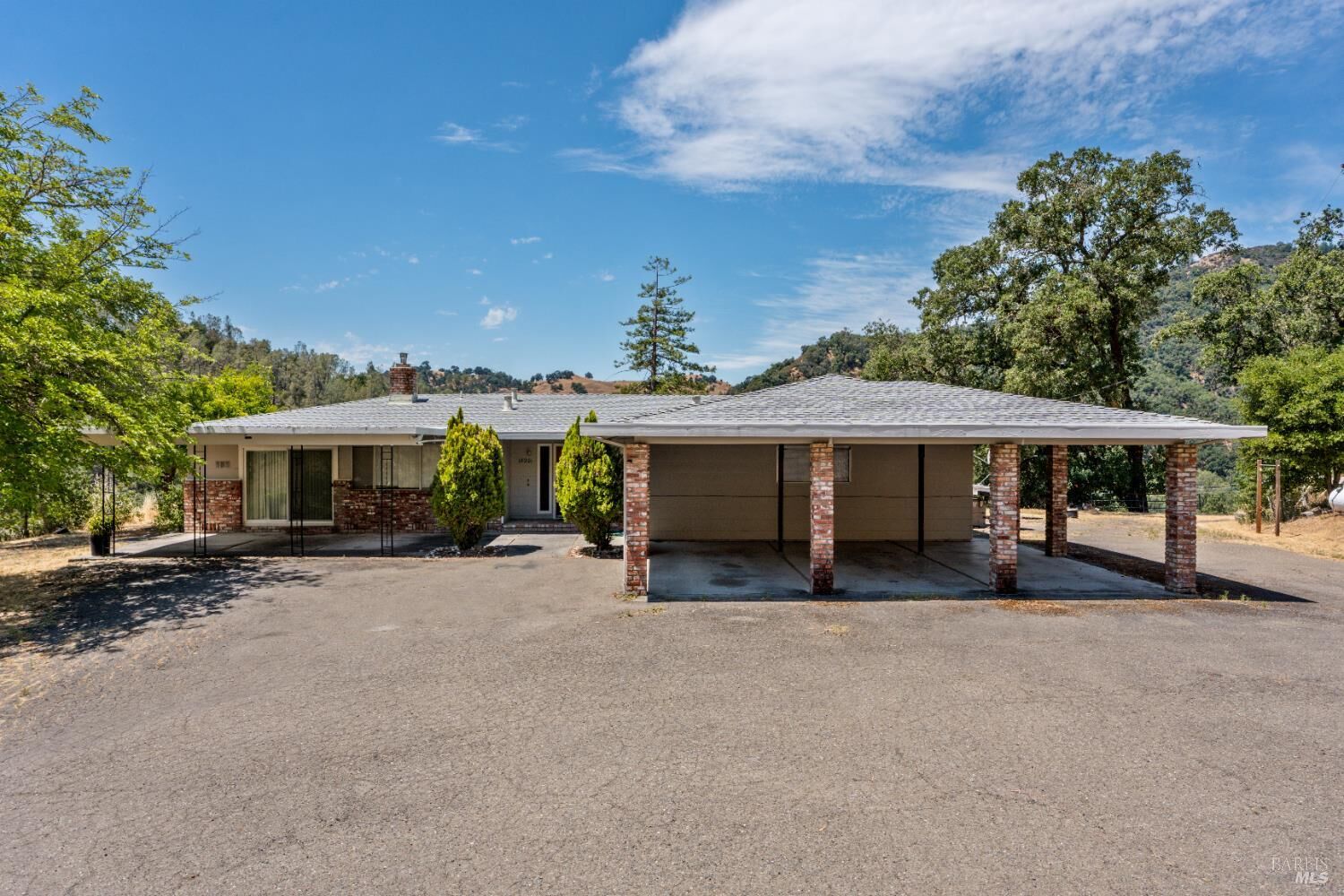 Property Photo: 18201 S Highway 101 CA 95449